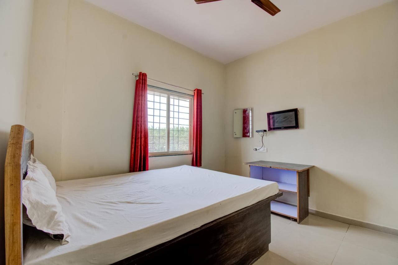 สปอต ออน 73478 ศรี ศรีนิวาส ลอดจ์ Hotel Kurmannapalem ภายนอก รูปภาพ