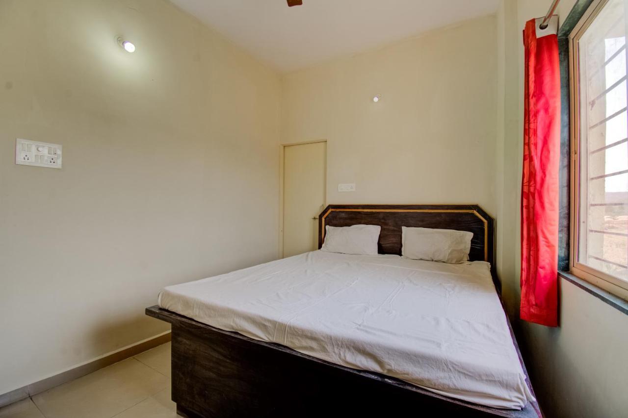 สปอต ออน 73478 ศรี ศรีนิวาส ลอดจ์ Hotel Kurmannapalem ภายนอก รูปภาพ