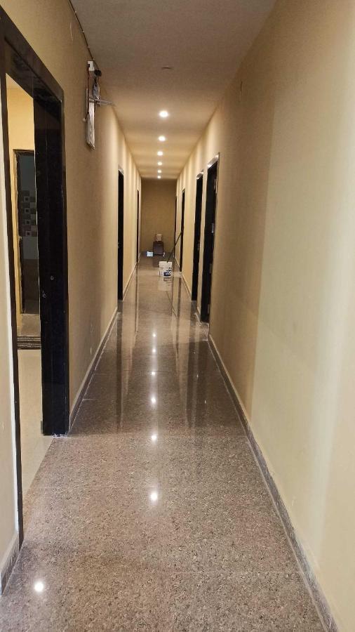 สปอต ออน 73478 ศรี ศรีนิวาส ลอดจ์ Hotel Kurmannapalem ภายนอก รูปภาพ